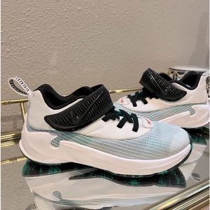 Giannis Antetokounmpo kids shoes size 13c